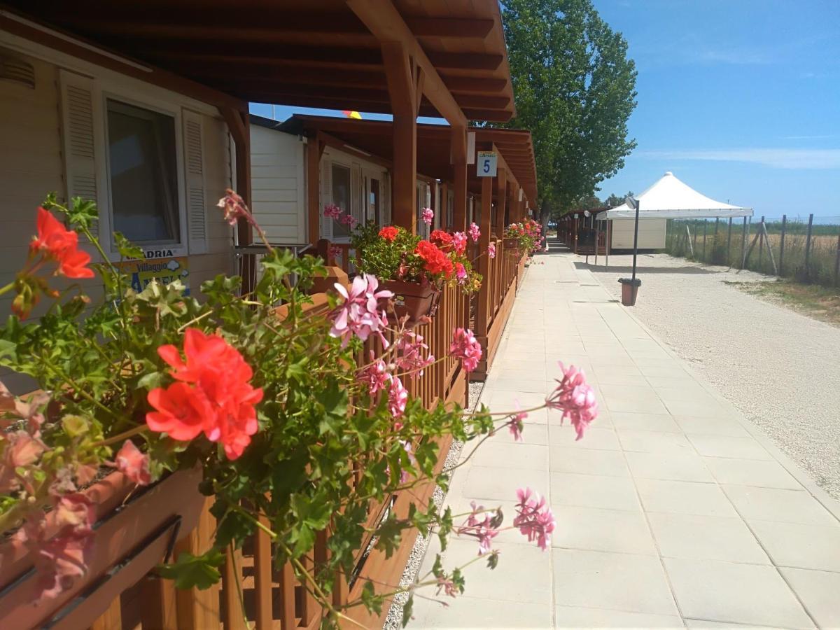 Villaggio Degli Angeli Scerne Pineto Exteriör bild